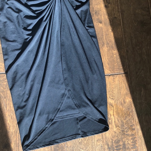 Velvet by Graham & Spencer stretchy twist dress. - Picture 3 of 8